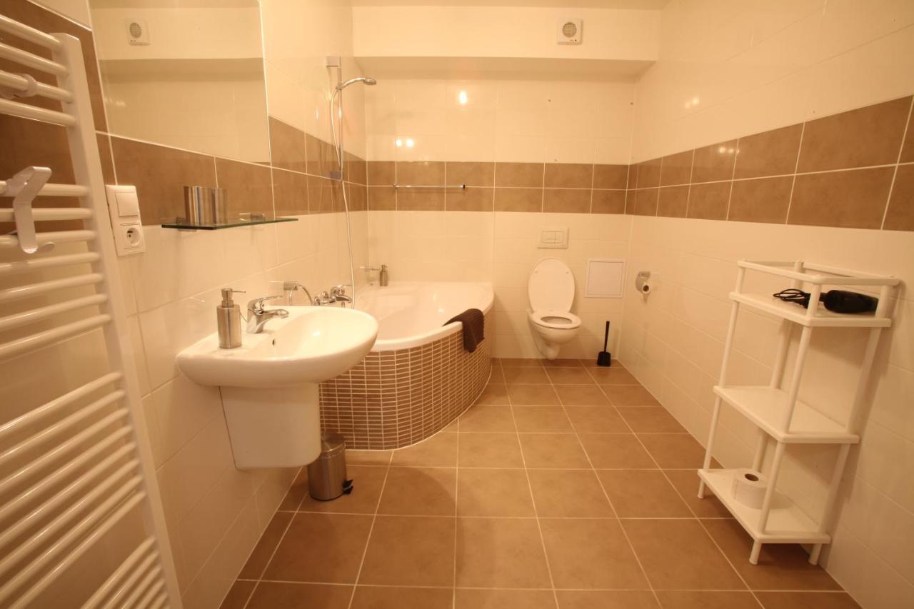Apartment Park Radouc - 60M2 Mladá Boleslav Dış mekan fotoğraf